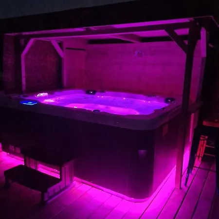 La vie en rose Hotel *